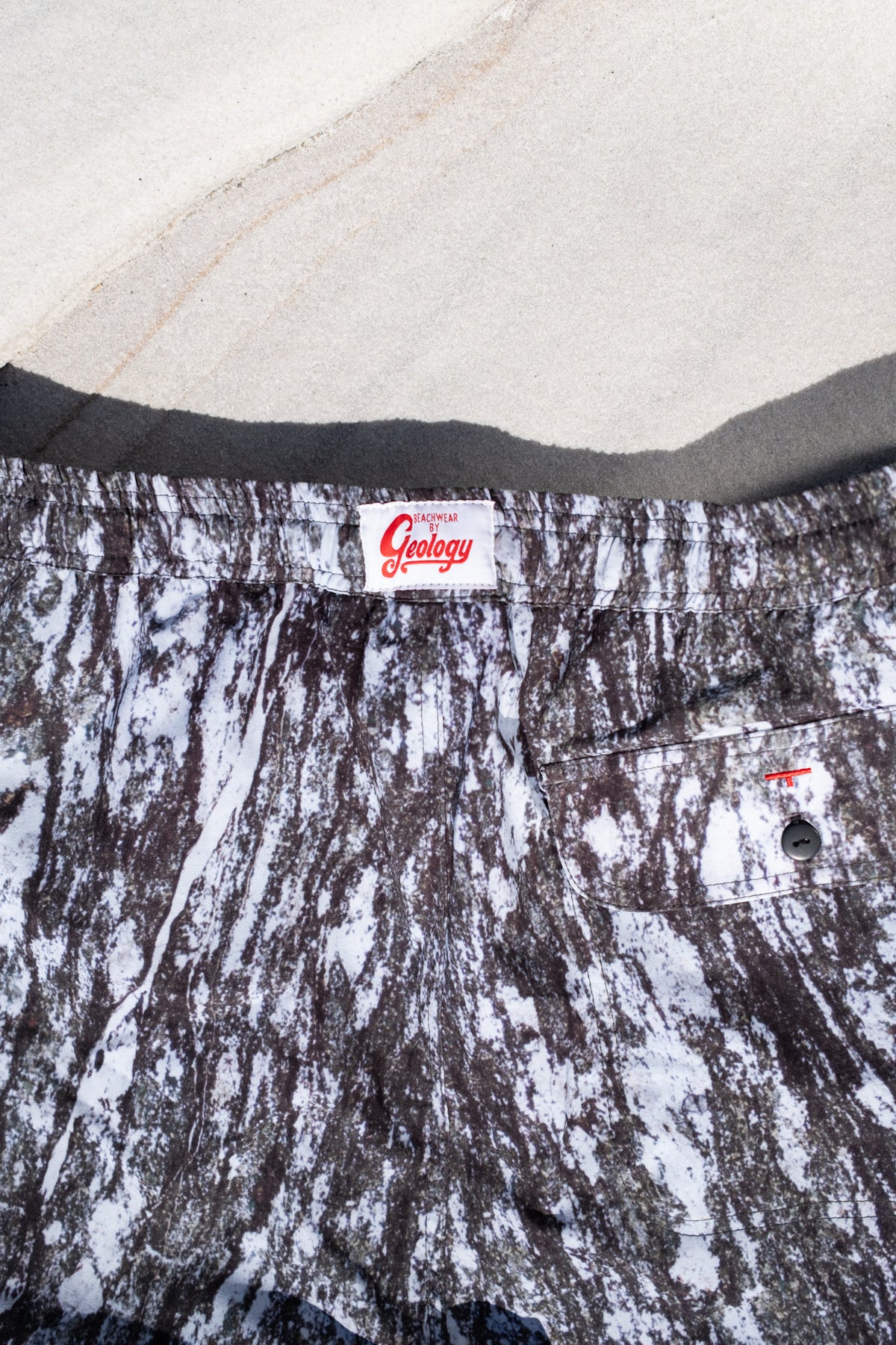 Amphibolite Beachshort